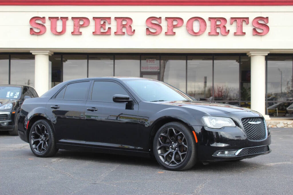 2019 CHRYSLER 300