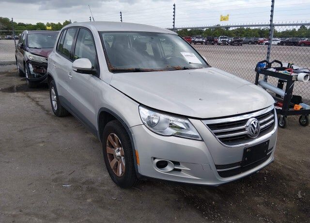 2010 VOLKSWAGEN Tiguan