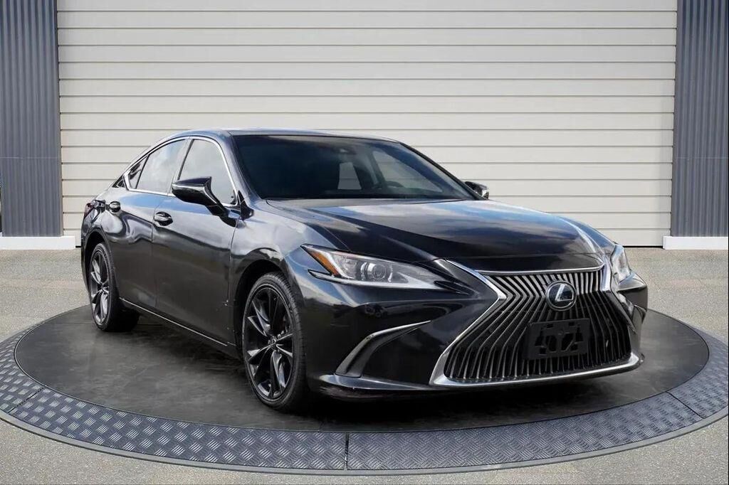 2020 LEXUS ES