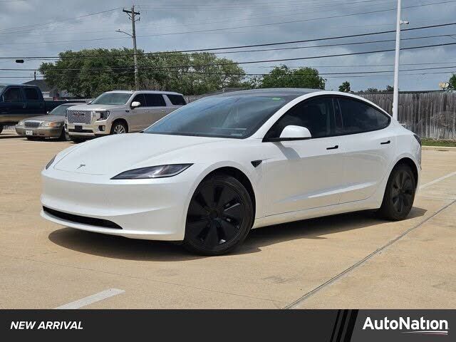 2024 TESLA Model 3