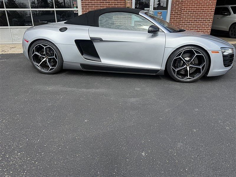 2012 AUDI R8