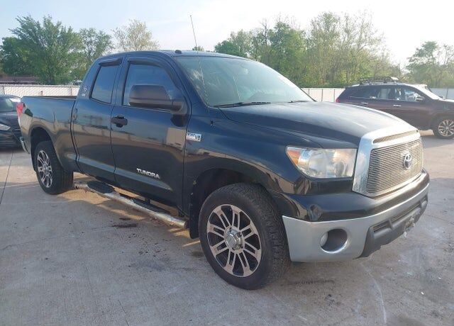 2013 TOYOTA Tundra