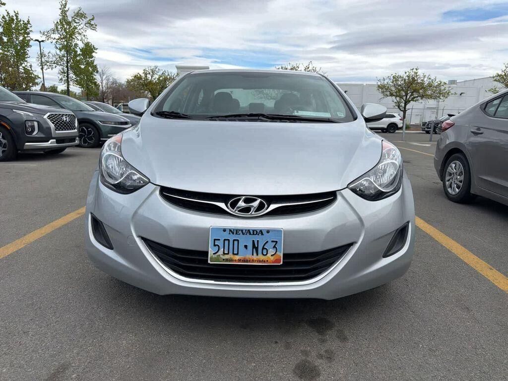 2011 HYUNDAI Elantra