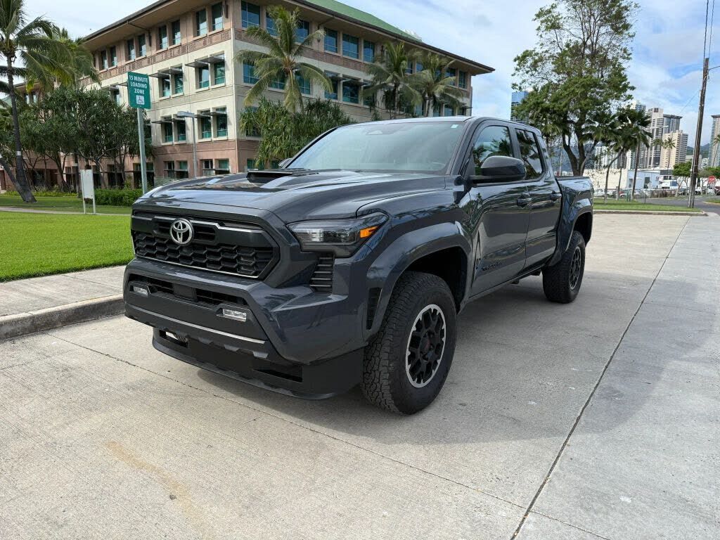 2024 TOYOTA Tacoma