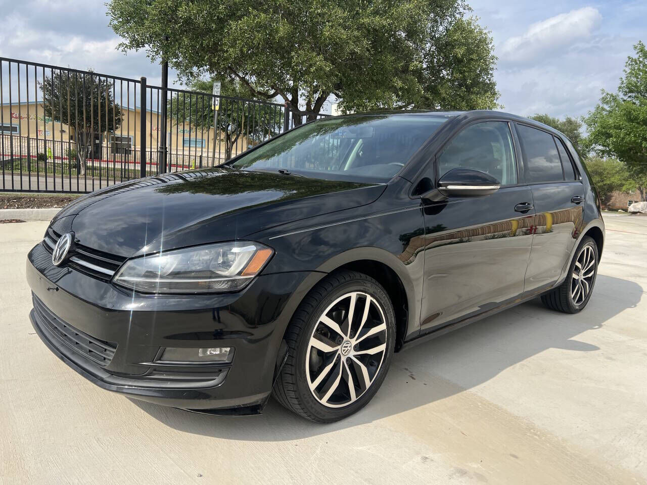 2016 VOLKSWAGEN Golf