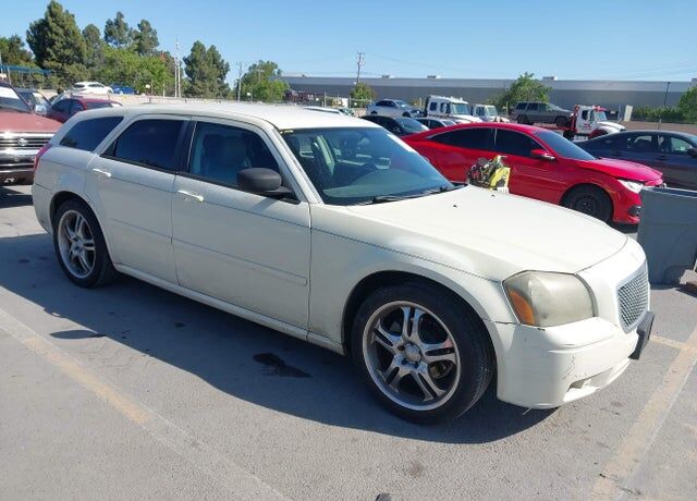2005 DODGE Magnum
