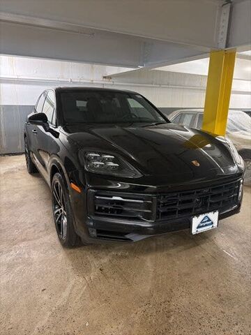 2024 PORSCHE Cayenne