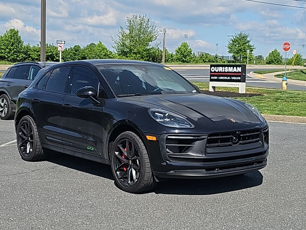 2023 PORSCHE Macan