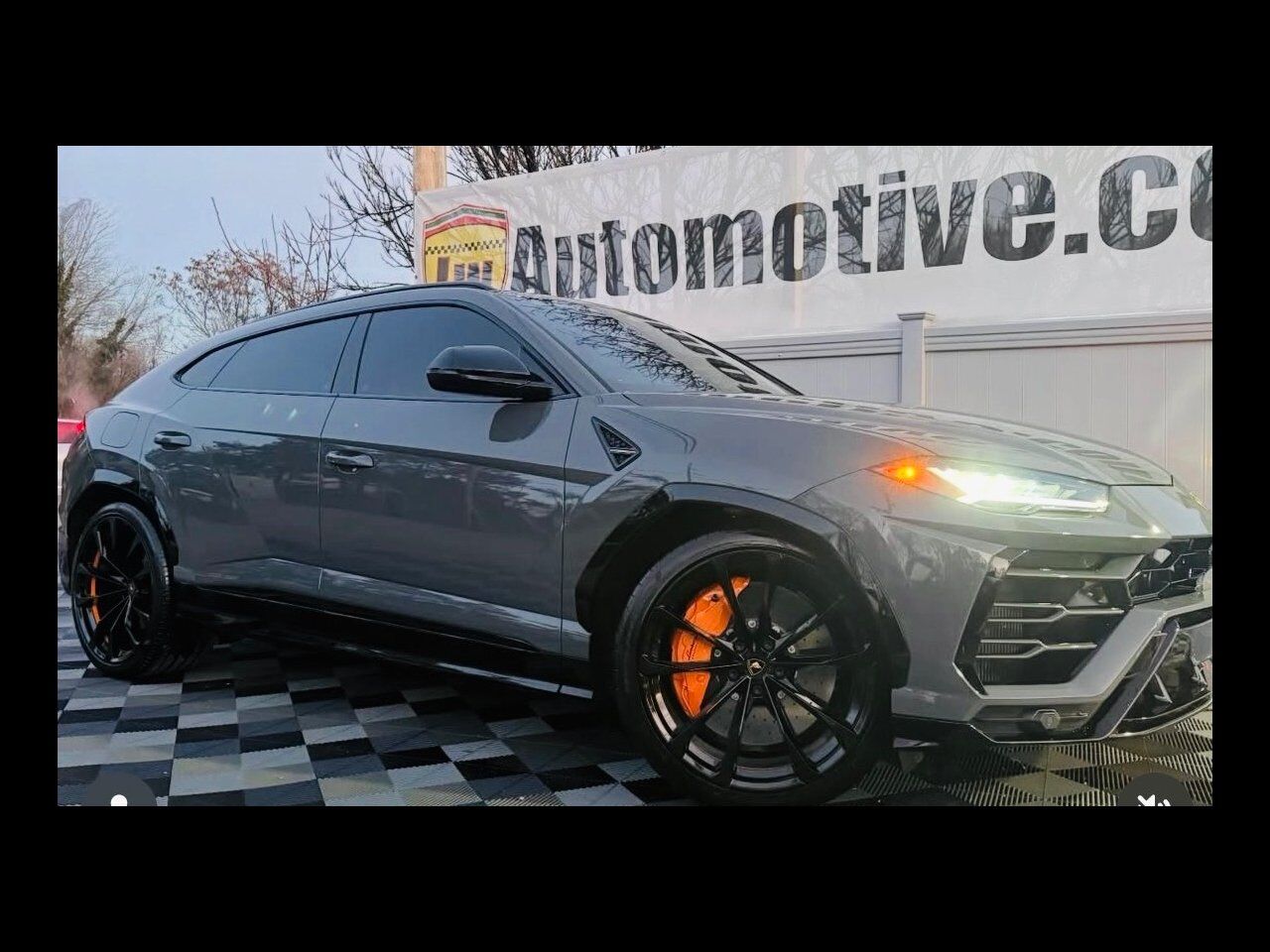 2021 LAMBORGHINI URUS