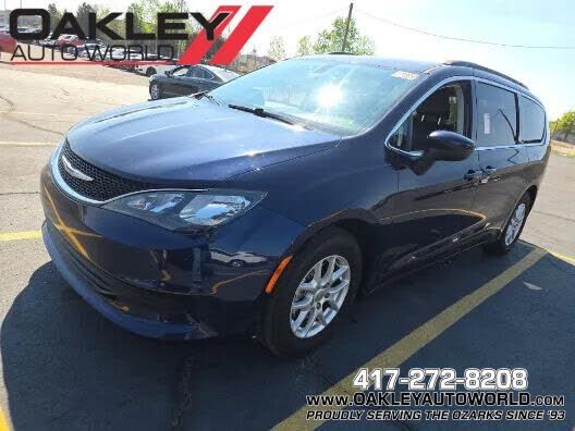 2020 CHRYSLER Voyager