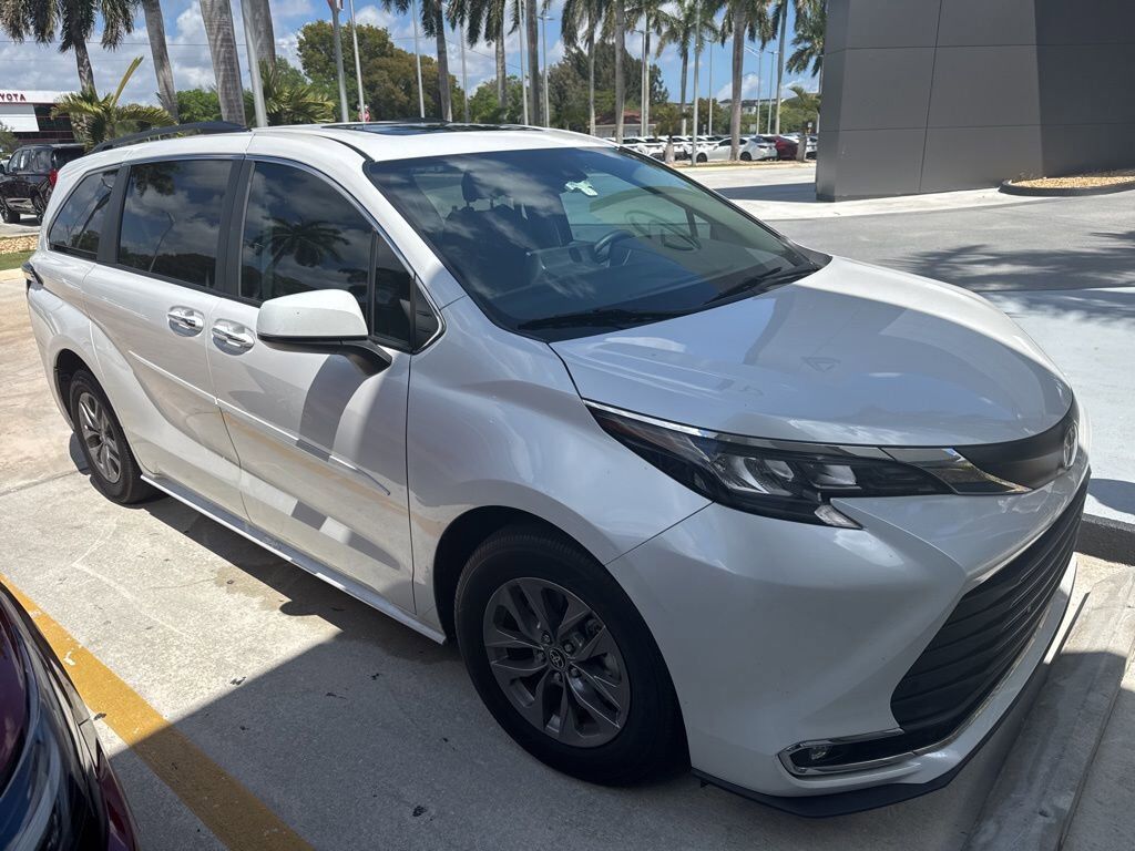 2024 TOYOTA Sienna