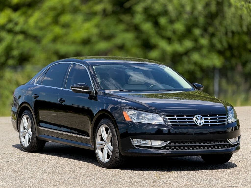 2012 VOLKSWAGEN Passat