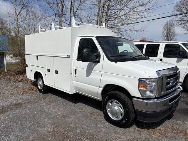 2024 FORD E-350