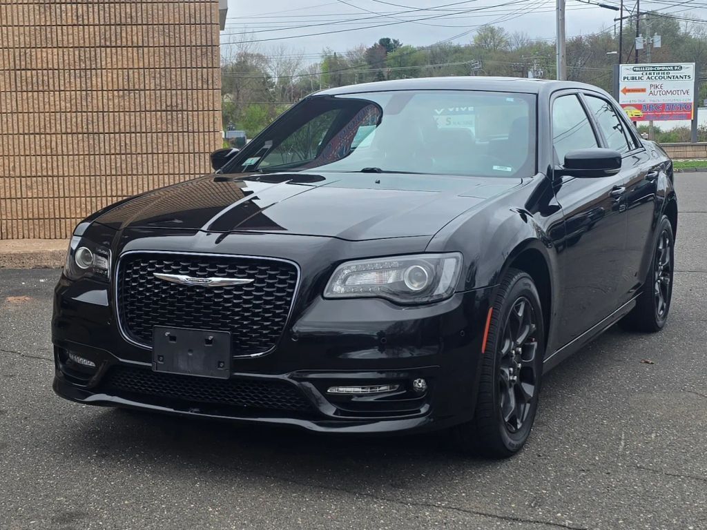 2019 CHRYSLER 300