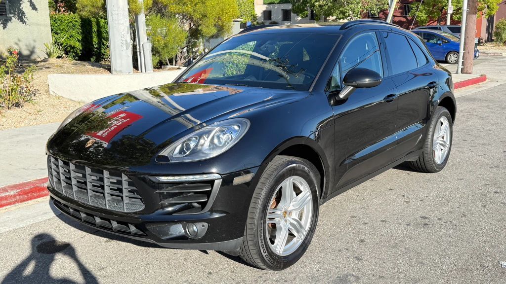 2016 PORSCHE Macan
