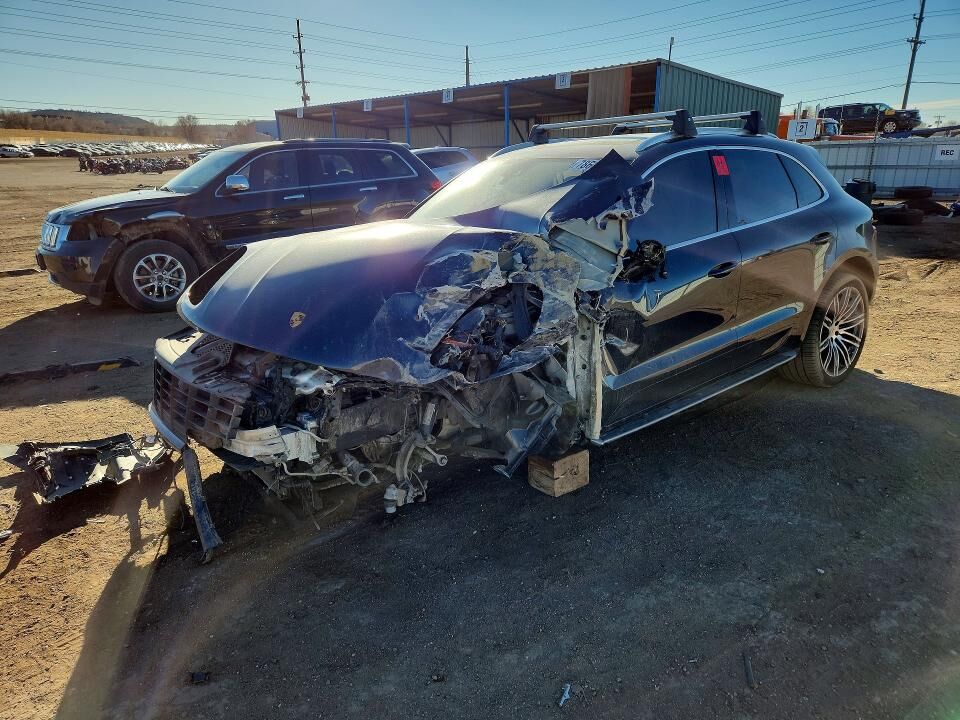 2018 PORSCHE Macan