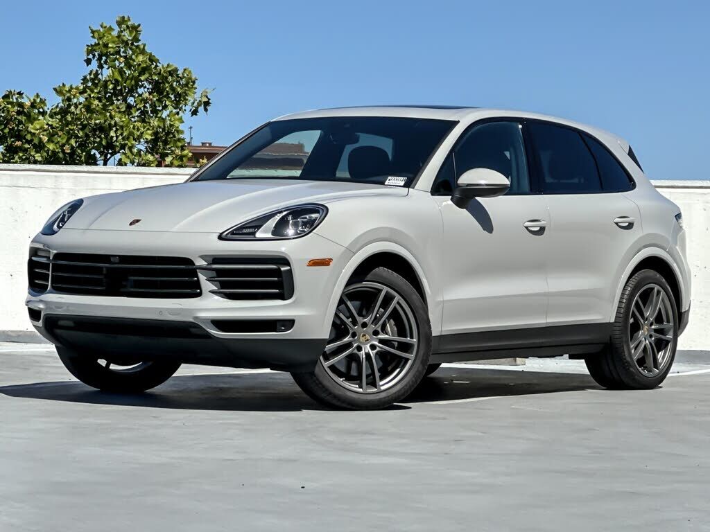 2023 PORSCHE Cayenne