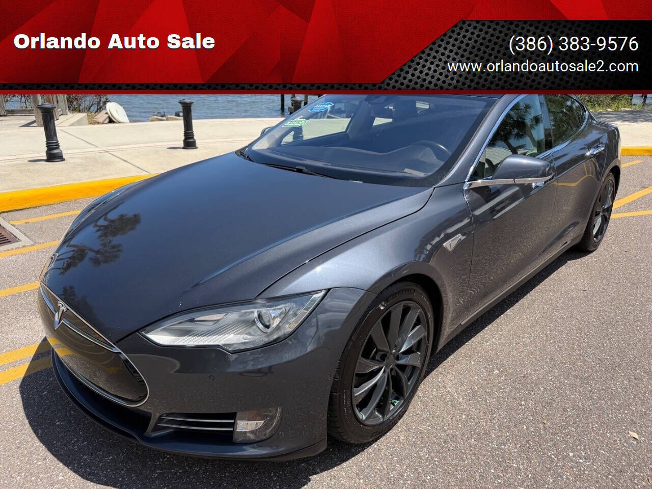 2015 TESLA Model S