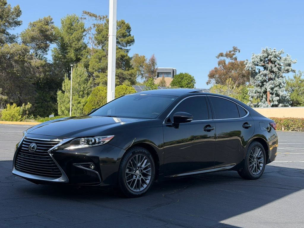 2018 LEXUS ES