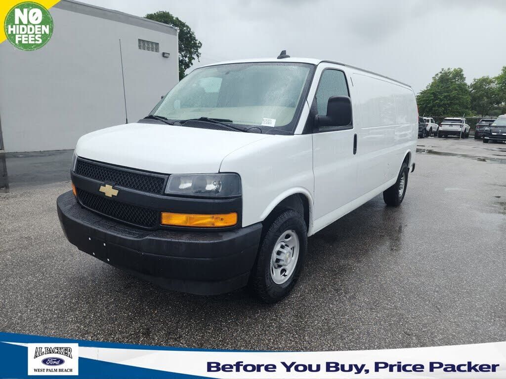 2022 CHEVROLET Express
