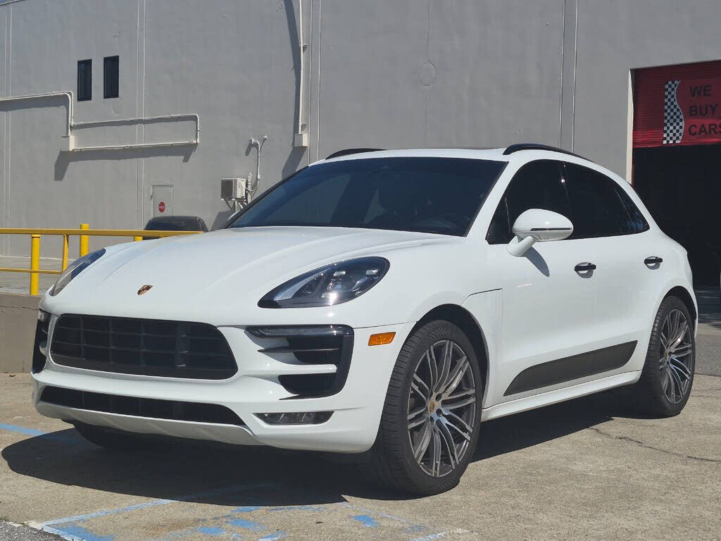 2018 PORSCHE Macan