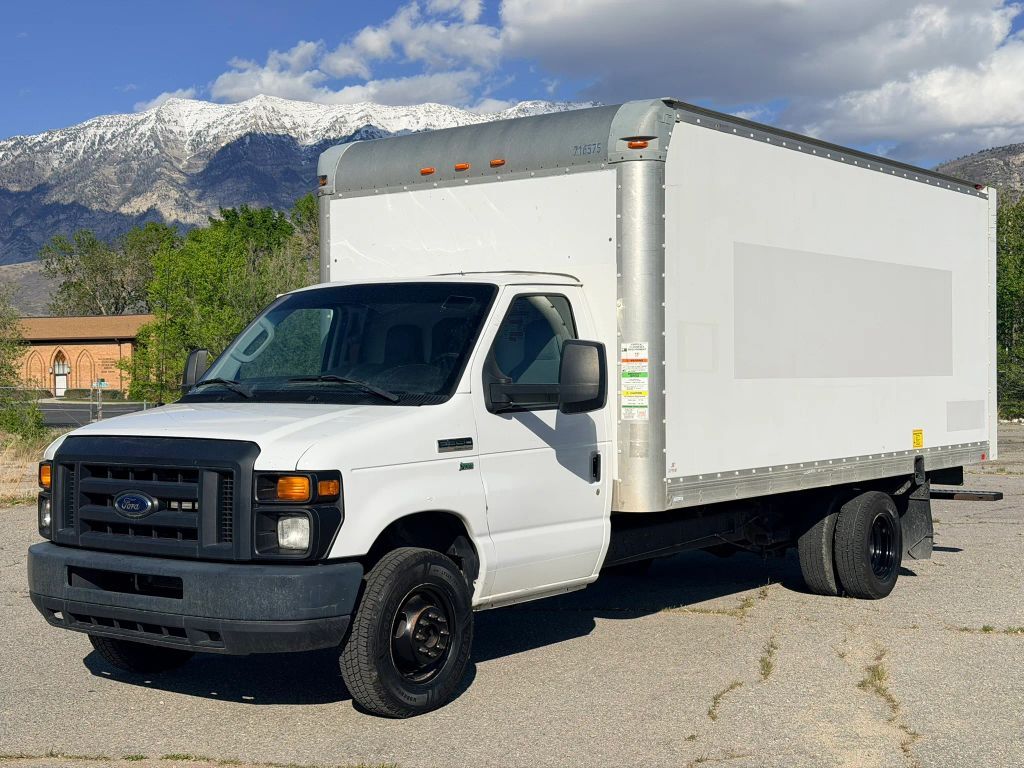 2017 FORD E-350