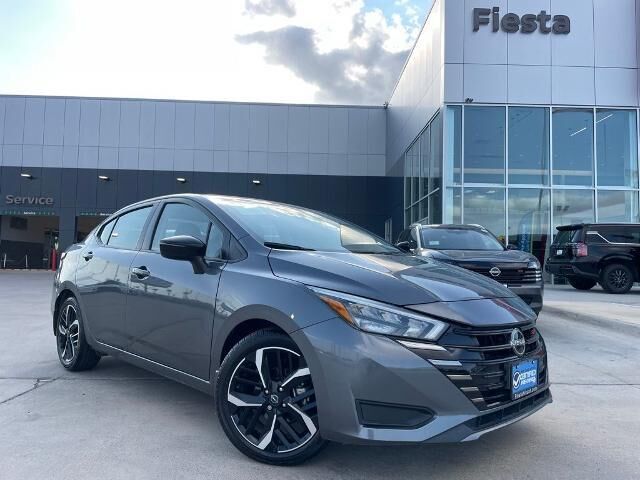2023 NISSAN Versa