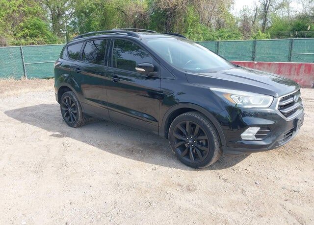 2017 FORD Escape