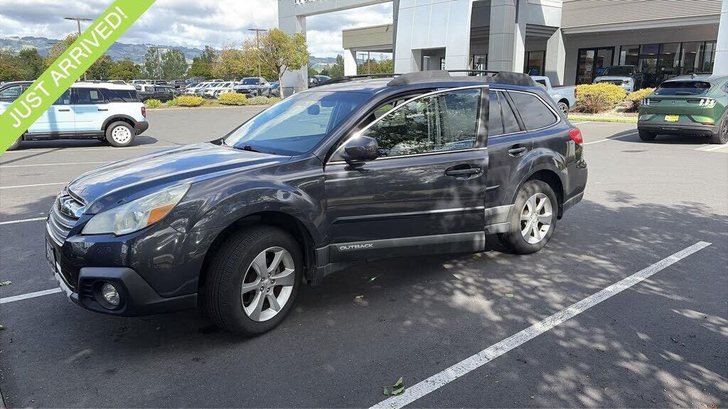 2013 SUBARU Outback