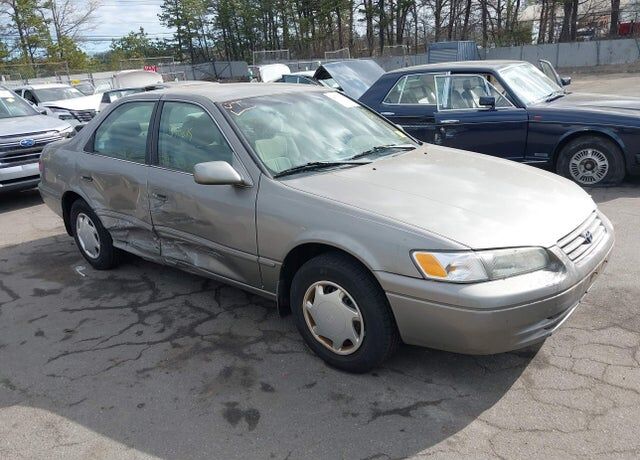 1999 TOYOTA Camry
