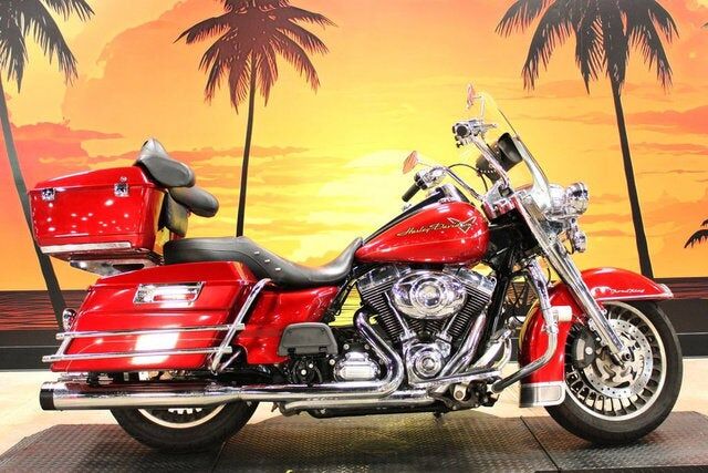 2013 HARLEY DAVIDSON Road King