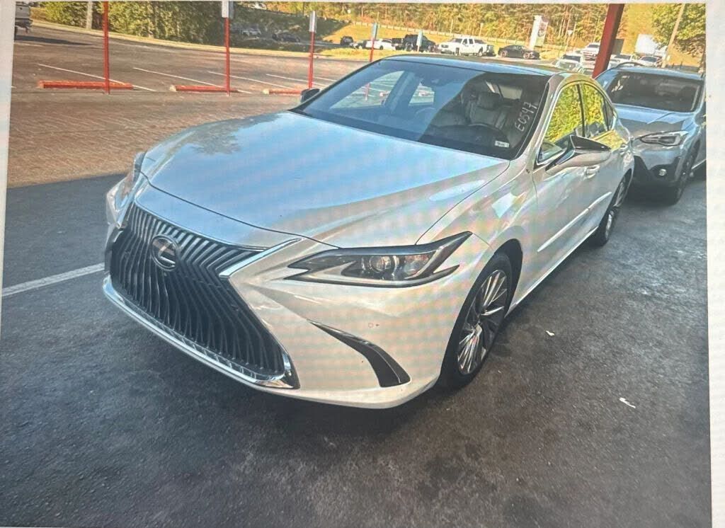 2019 LEXUS ES