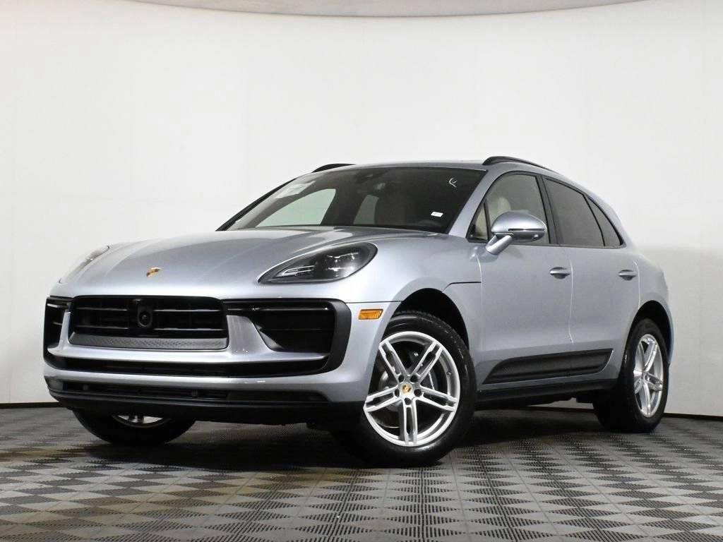 2025 PORSCHE Macan