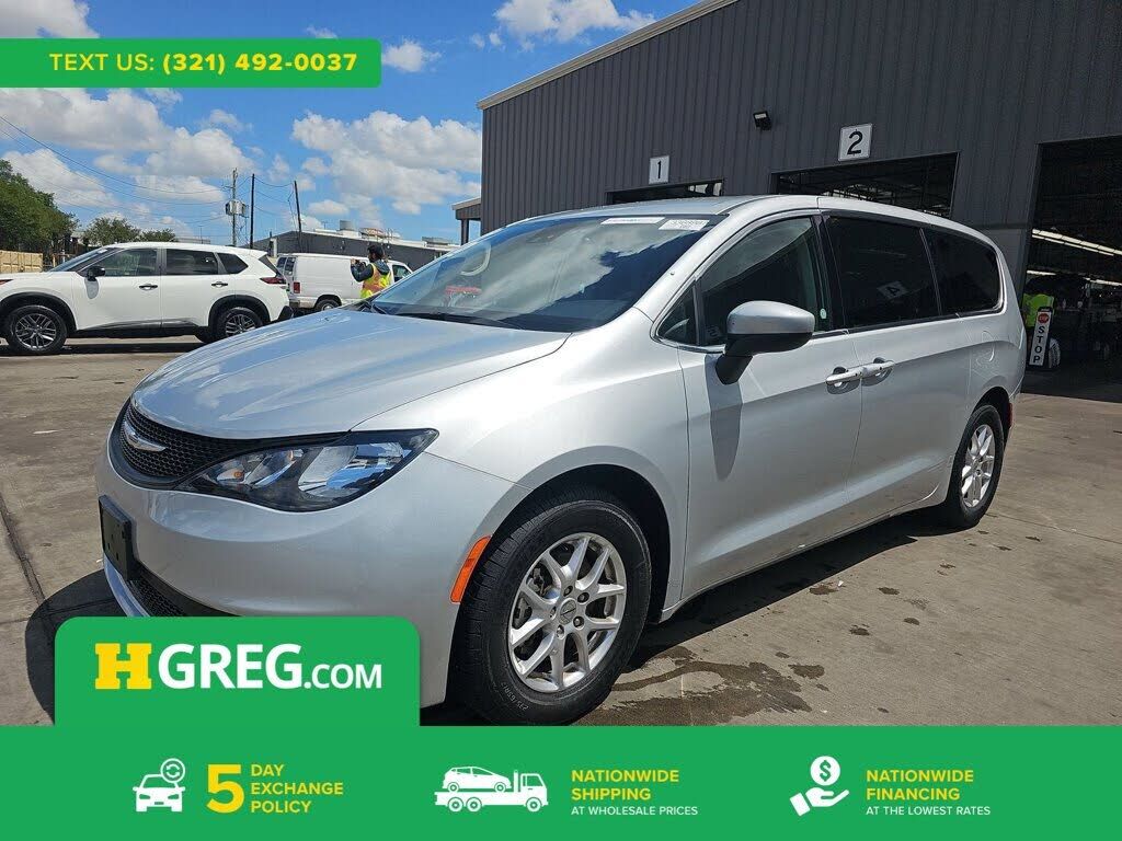 2023 CHRYSLER Voyager