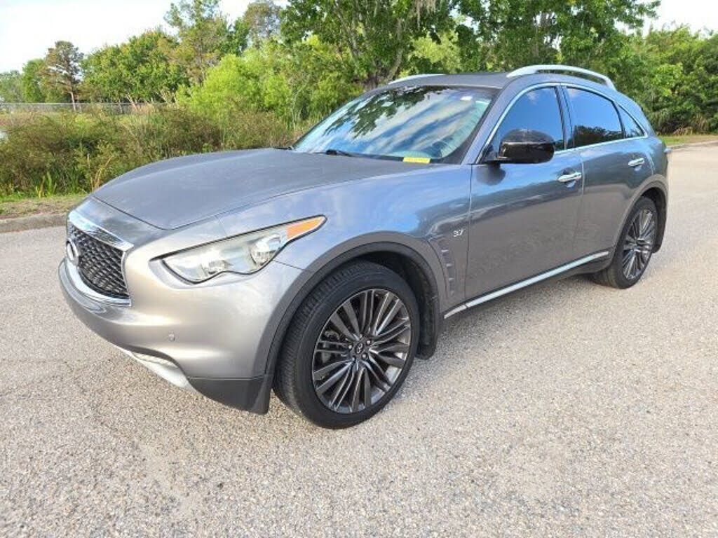 2017 INFINITI QX70