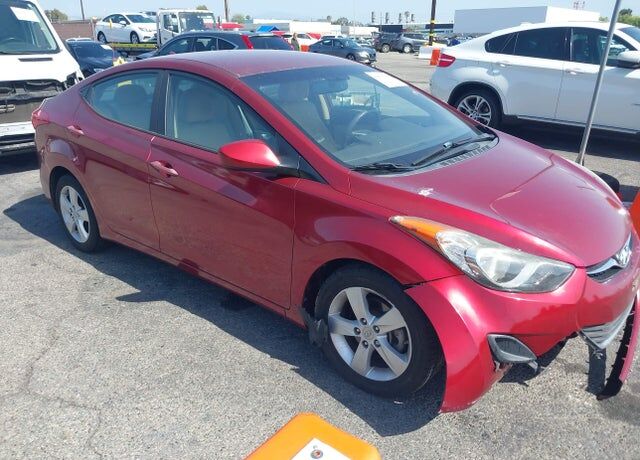 2013 HYUNDAI Elantra
