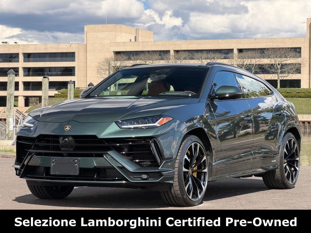 2024 LAMBORGHINI URUS