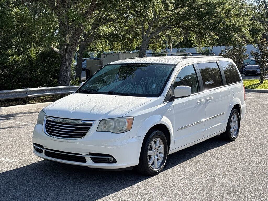 2012 CHRYSLER Town and Country