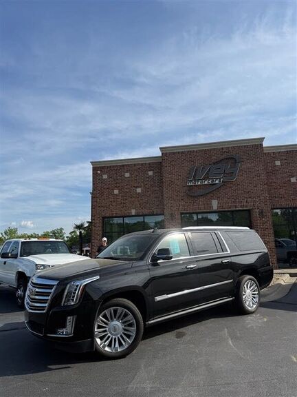 2017 CADILLAC Escalade ESV