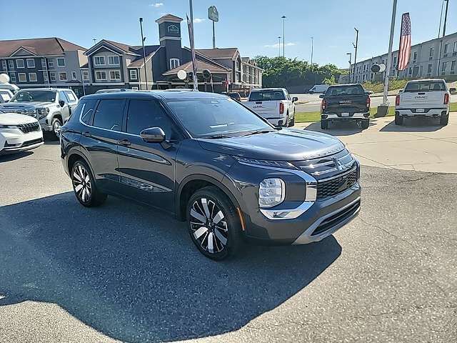 2025 MITSUBISHI Outlander