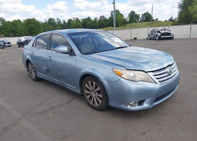 2011 TOYOTA Avalon