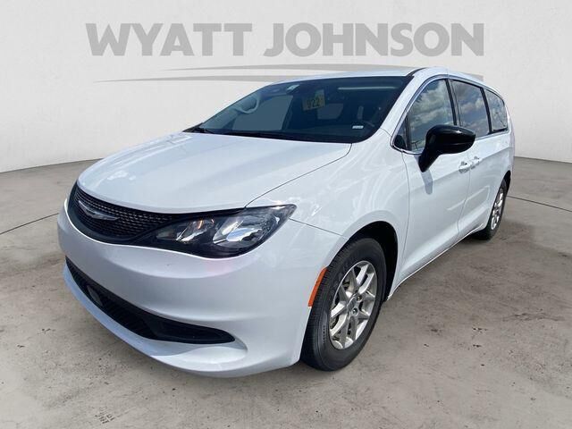2024 CHRYSLER Voyager
