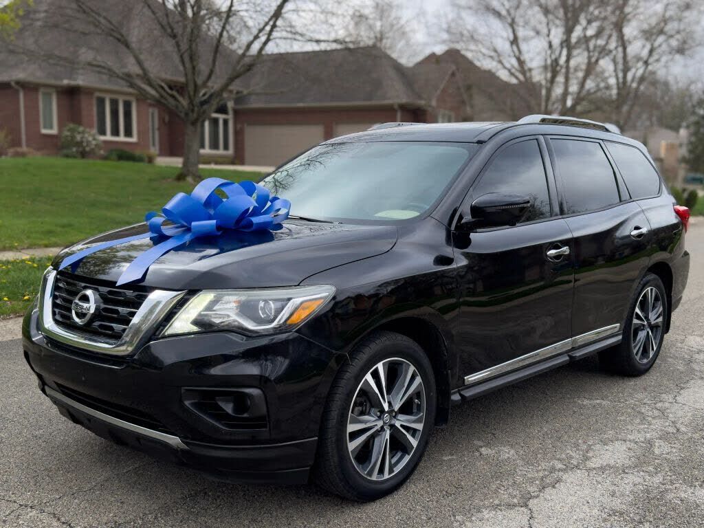 2017 NISSAN Pathfinder