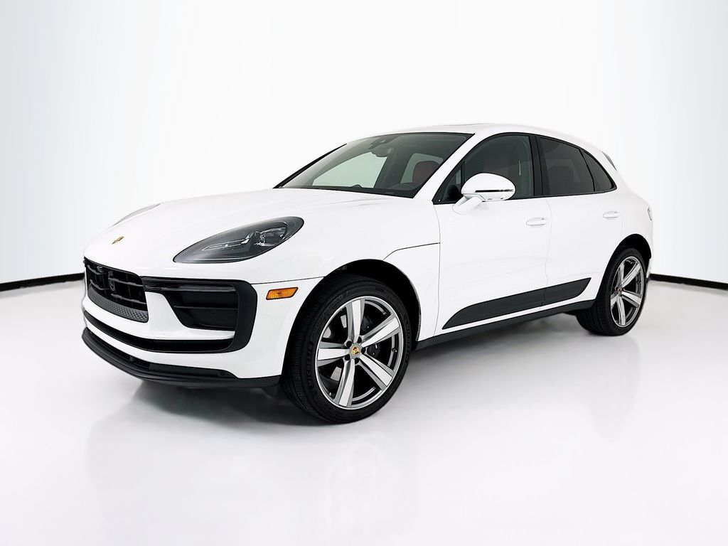 2025 PORSCHE Macan