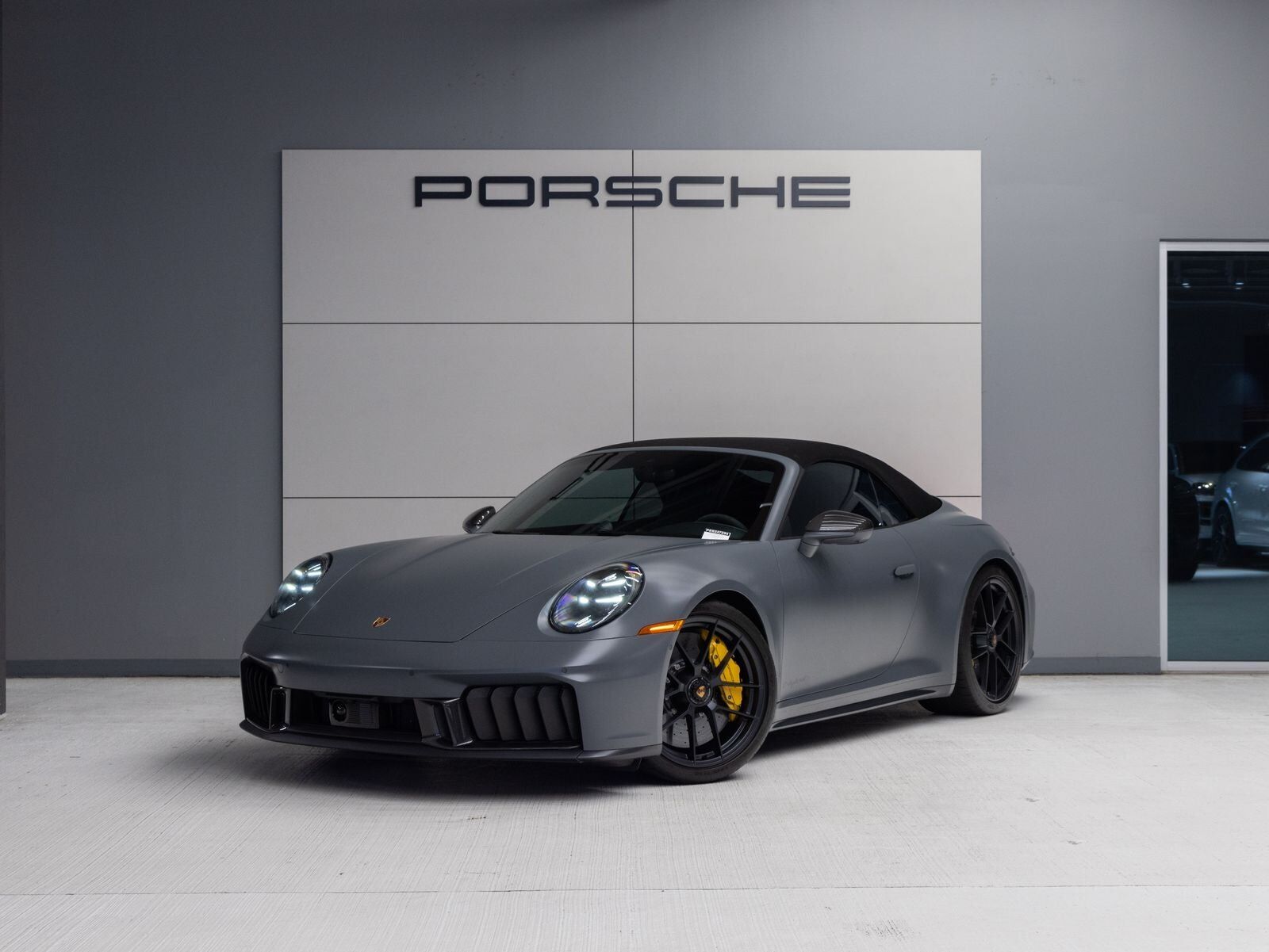 2025 PORSCHE 911