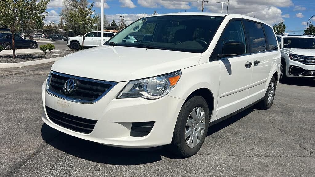 2011 VOLKSWAGEN Routan