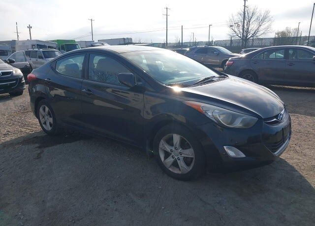 2013 HYUNDAI Elantra