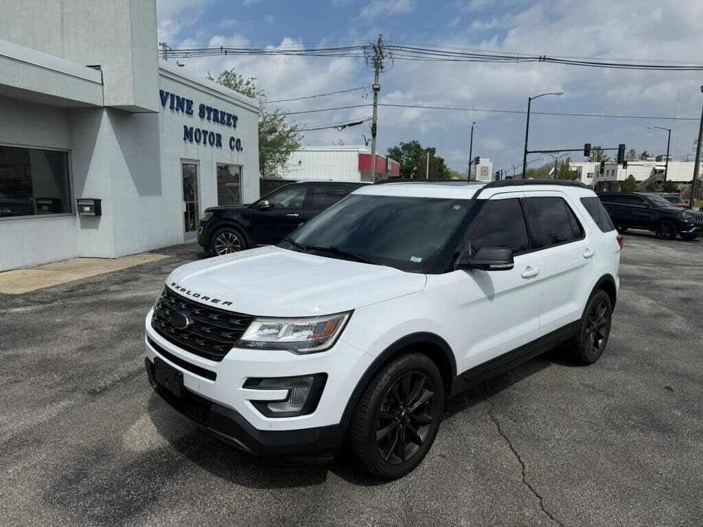 2017 FORD Explorer