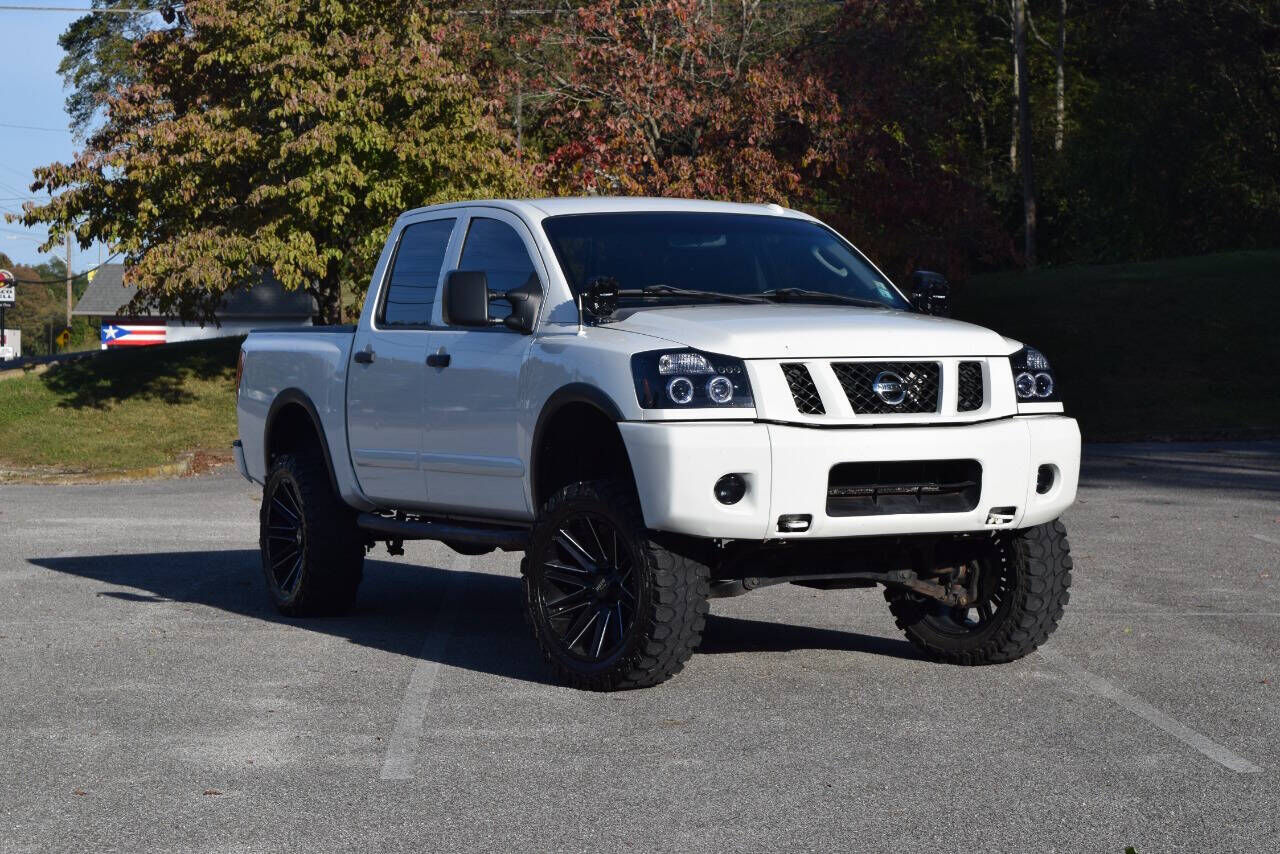 2011 NISSAN Titan