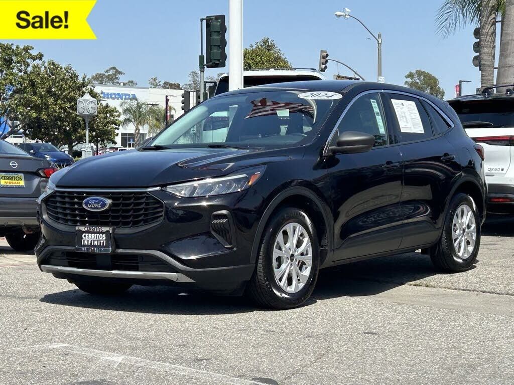 2024 FORD Escape